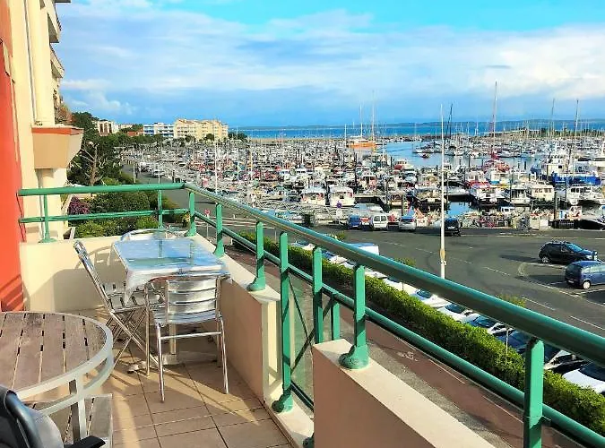 Lucia Standing Vue Bassin アパート